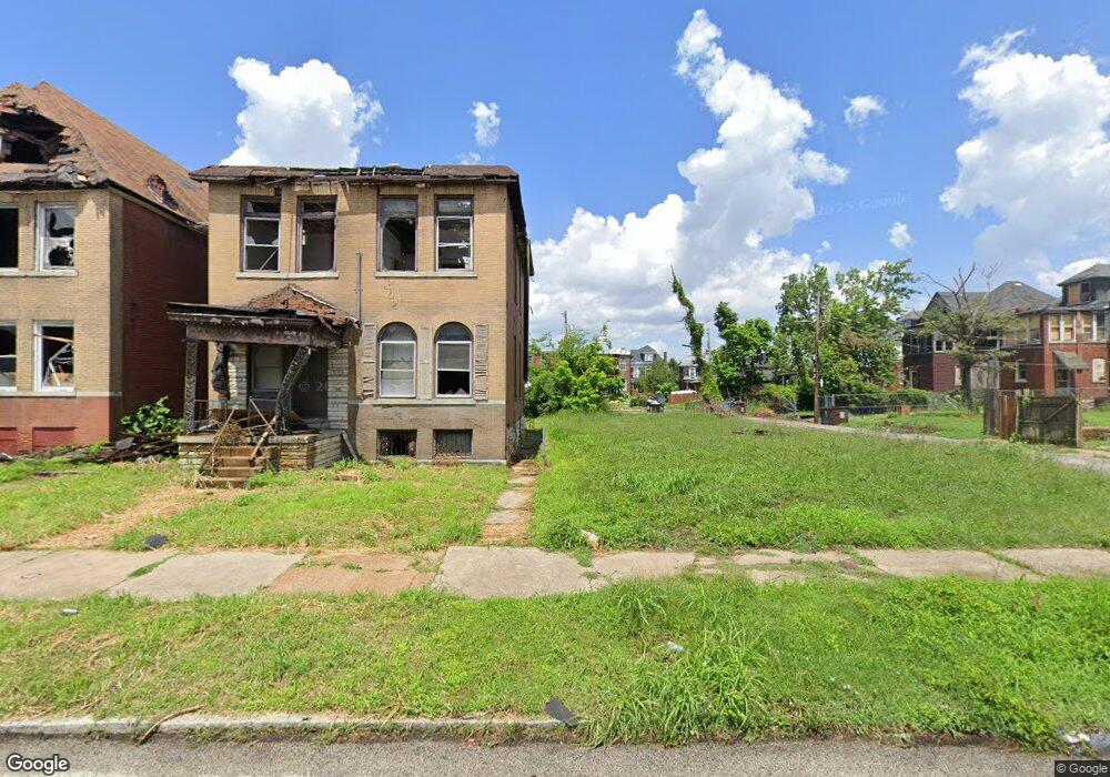 4563 Red Bud Ave, Saint Louis, MO 63115 - photo 1