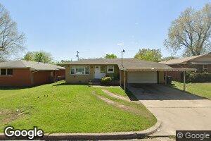 8936 E Latimer Ct, Tulsa, OK 74115