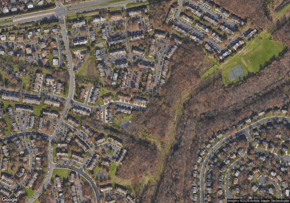 13902 Winding Ridge Ln, Centreville, VA 20121 - photo 1