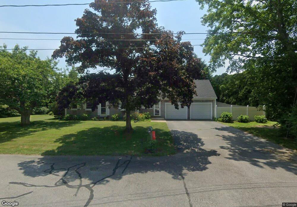 10 Crocker St, South Dartmouth, MA 02748 - photo 1