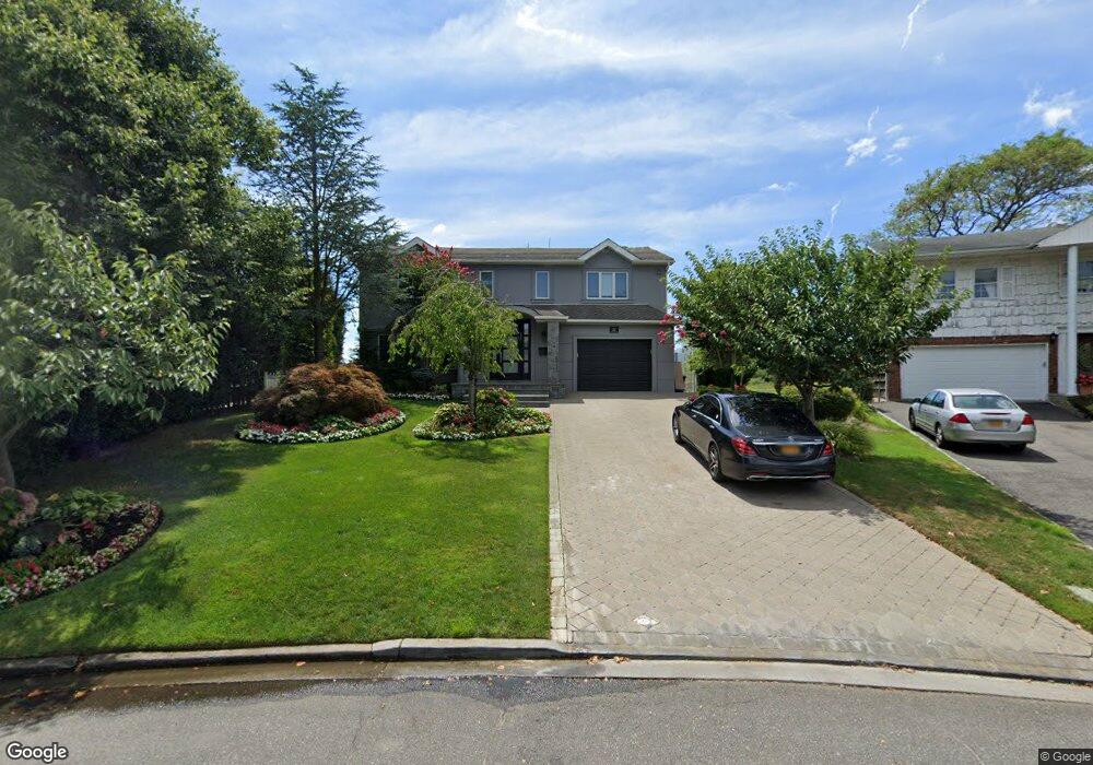 37 Harborview W, Lawrence, NY 11559 - photo 1