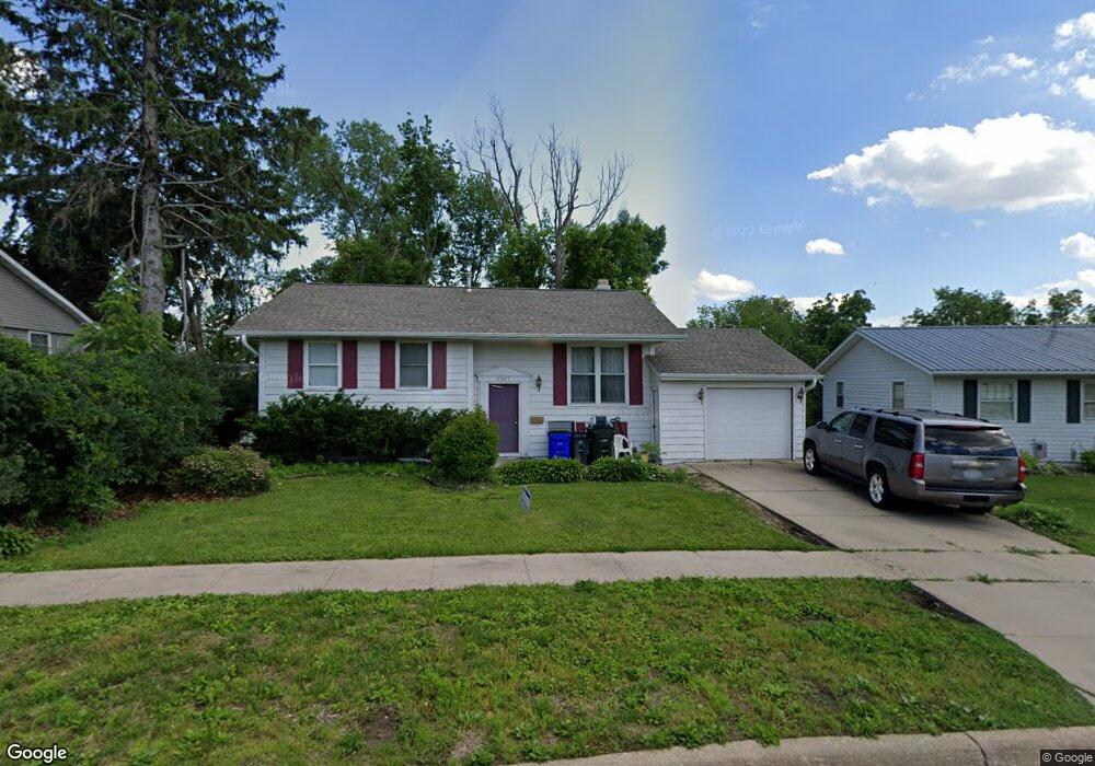 1507 Yuma Dr NW, Cedar Rapids, IA 52405 - photo 1