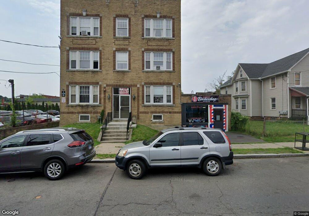 221 Hamilton St unit 223, Hartford, CT 06106 - photo 1