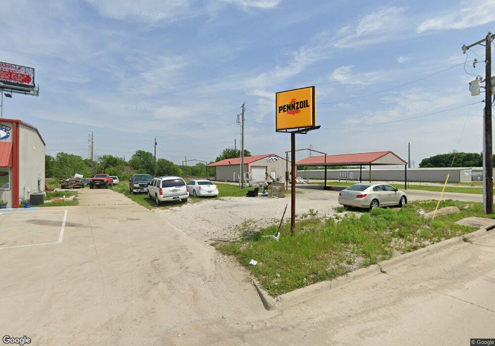 1530 N Dixon St, Gainesville, TX 76240 - photo 1