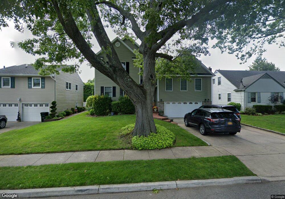 34 Maple St, Garden City, NY 11530 - photo 1