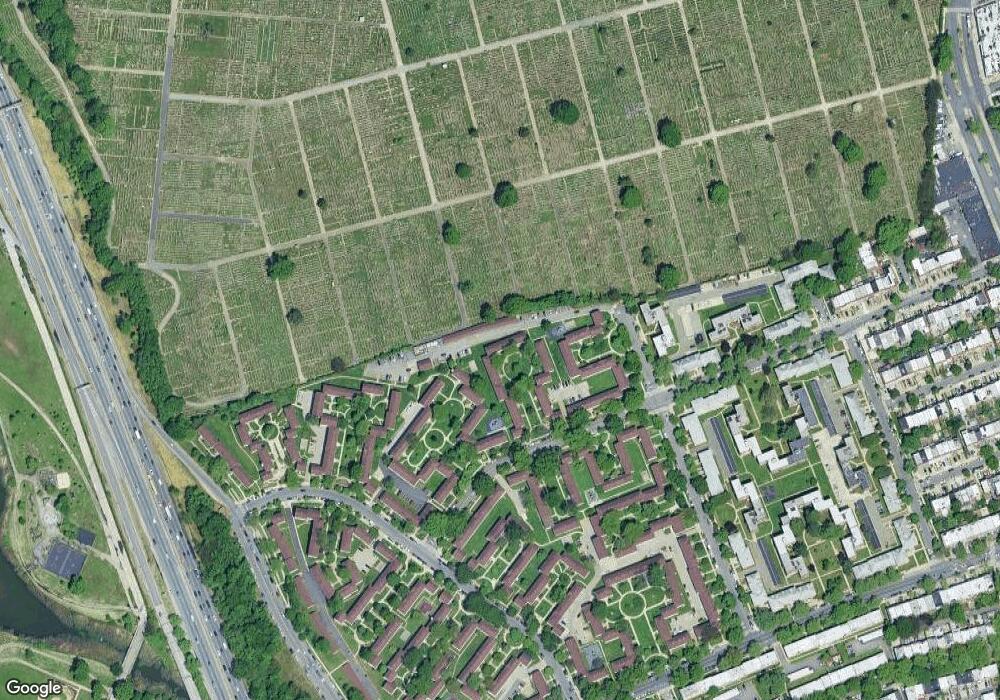 13723 68th Dr unit B, Flushing, NY 11367 - photo 1