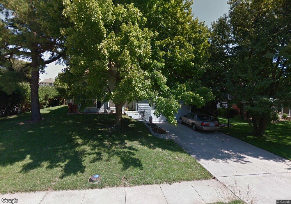 7913 Widmer Rd, Lenexa, KS 66215 - photo 1