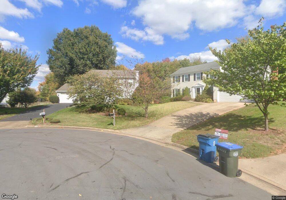 13604 Haverford Ct, Chantilly, VA 20151 - photo 1