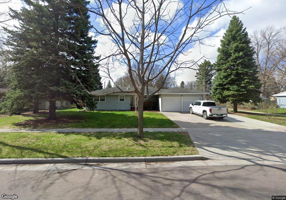 814 South Dr S, Fargo, ND 58103 - photo 1