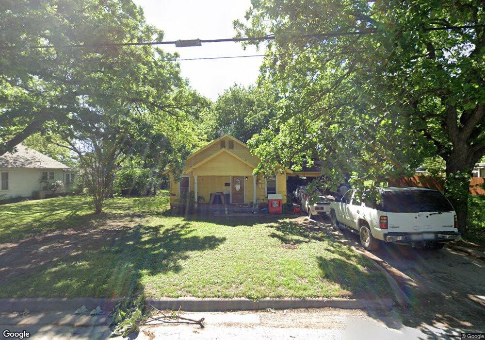 1517 S Lindsay St, Gainesville, TX 76240 - photo 1