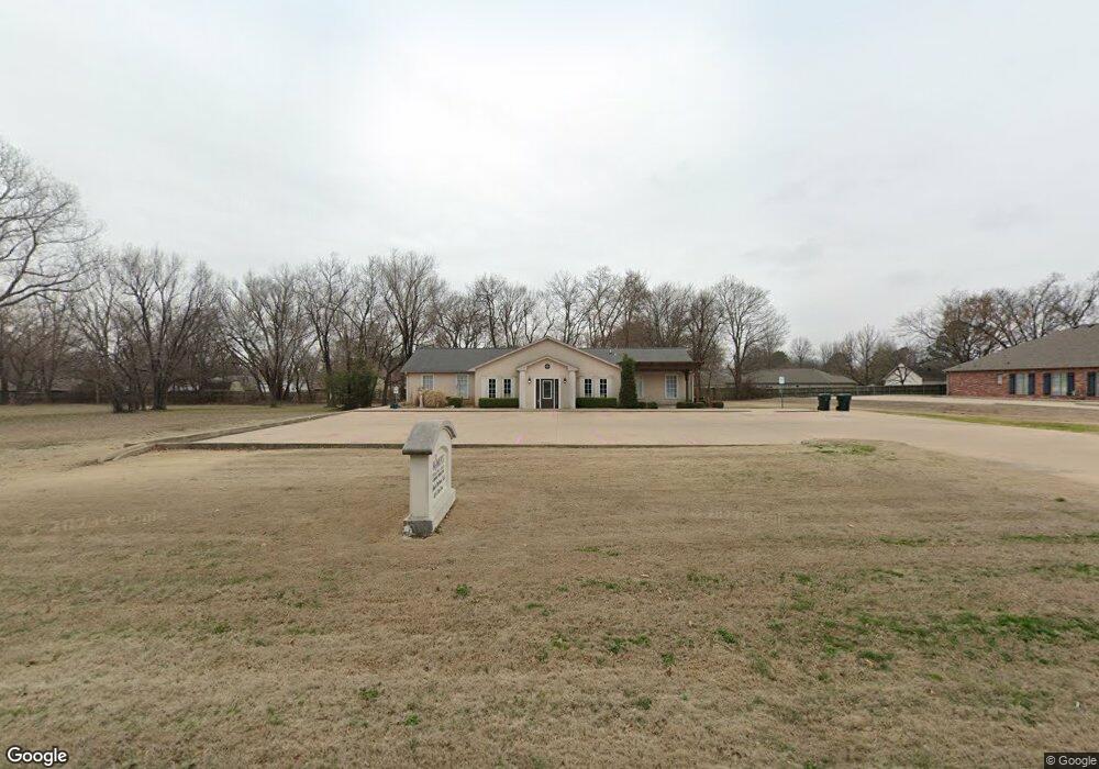 601 E Blue Starr Dr, Claremore, OK 74017 - photo 1