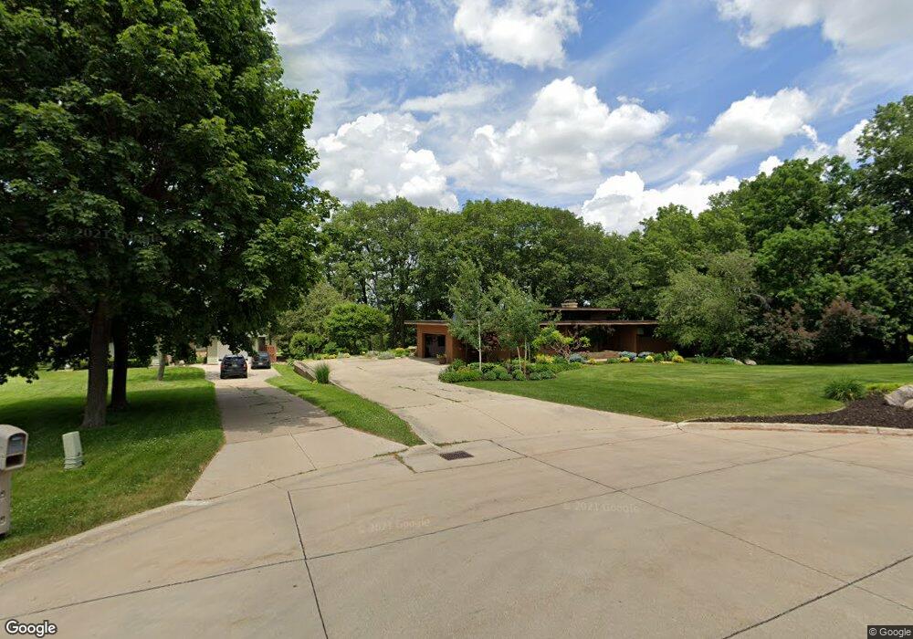 1608 Grandview Ct, Cedar Falls, IA 50613 - photo 1