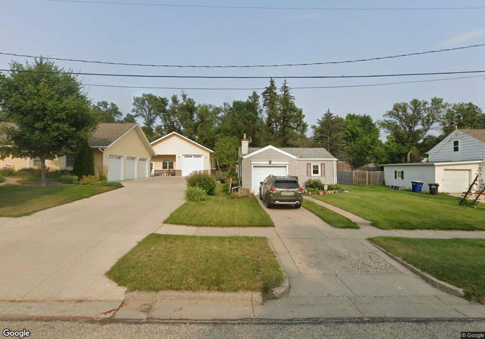 224 9th Ave NE, Jamestown, ND 58401 - photo 1