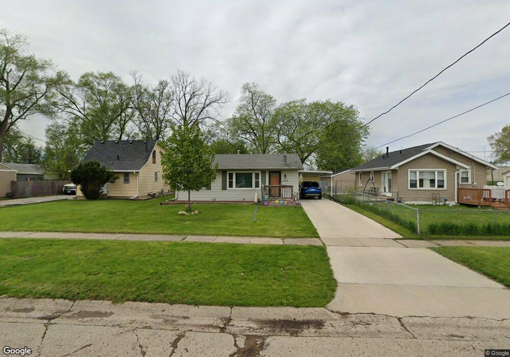 2016 Searle St, Des Moines, IA 50317 - photo 1