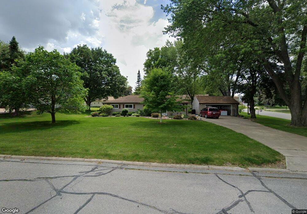 2307 Loma St, Cedar Falls, IA 50613 - photo 1