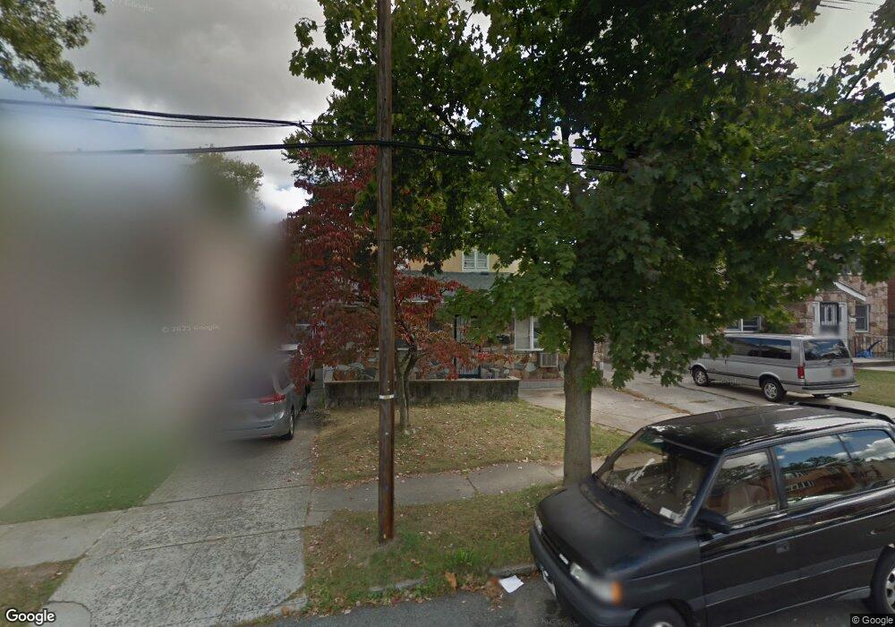 5731 256th St, Little Neck, NY 11362 - photo 1