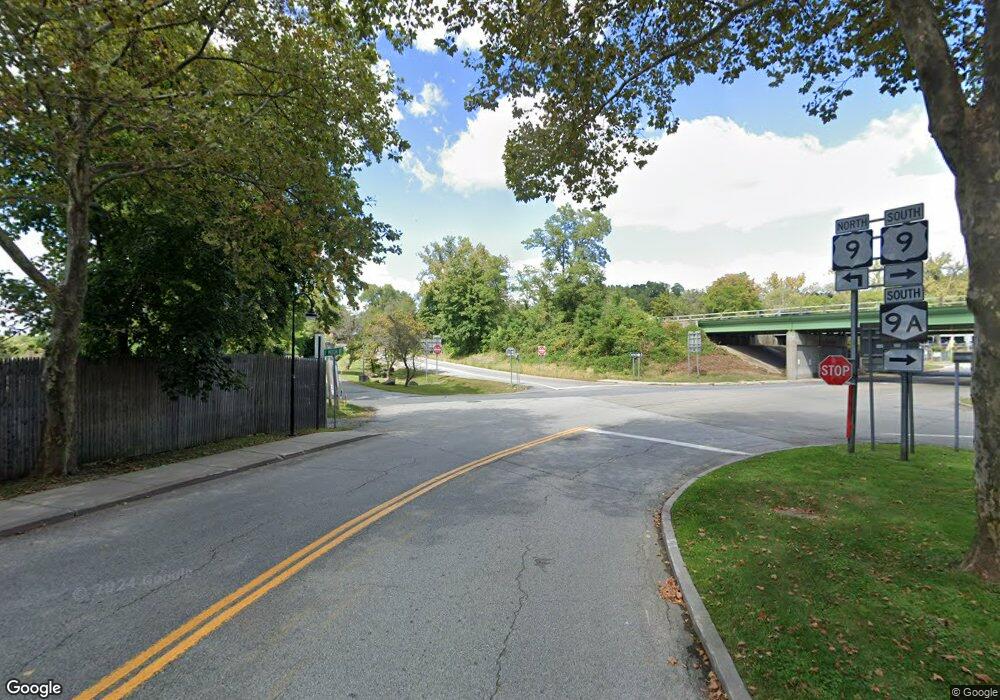 23 Half Moon Bay Dr, Croton-On-hudson, NY 10520 - photo 1