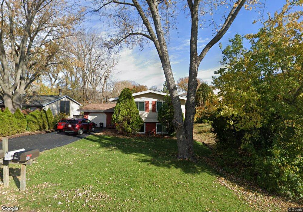 14 Walnut Dr, Lake In the Hills, IL 60156 - photo 1