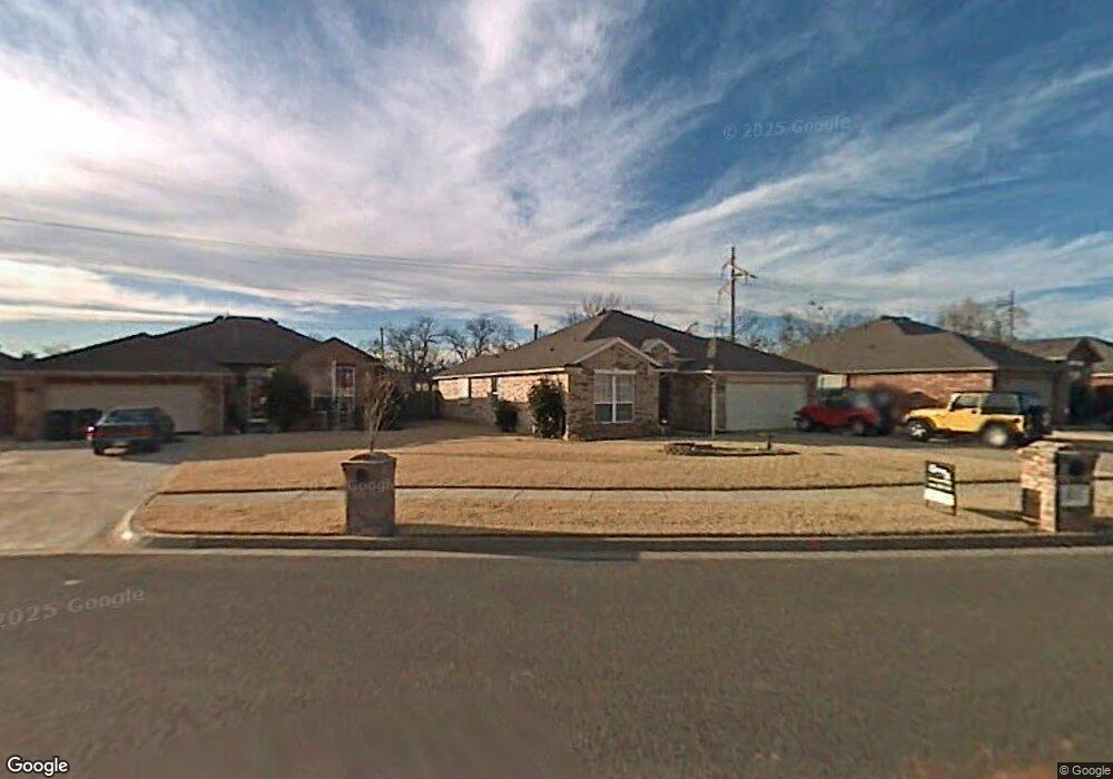 521 Beechwood Way, Moore, OK 73160 - photo 1