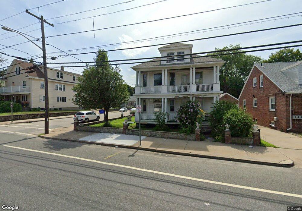 352 Smithfield Ave, Pawtucket, RI 02860 - photo 1