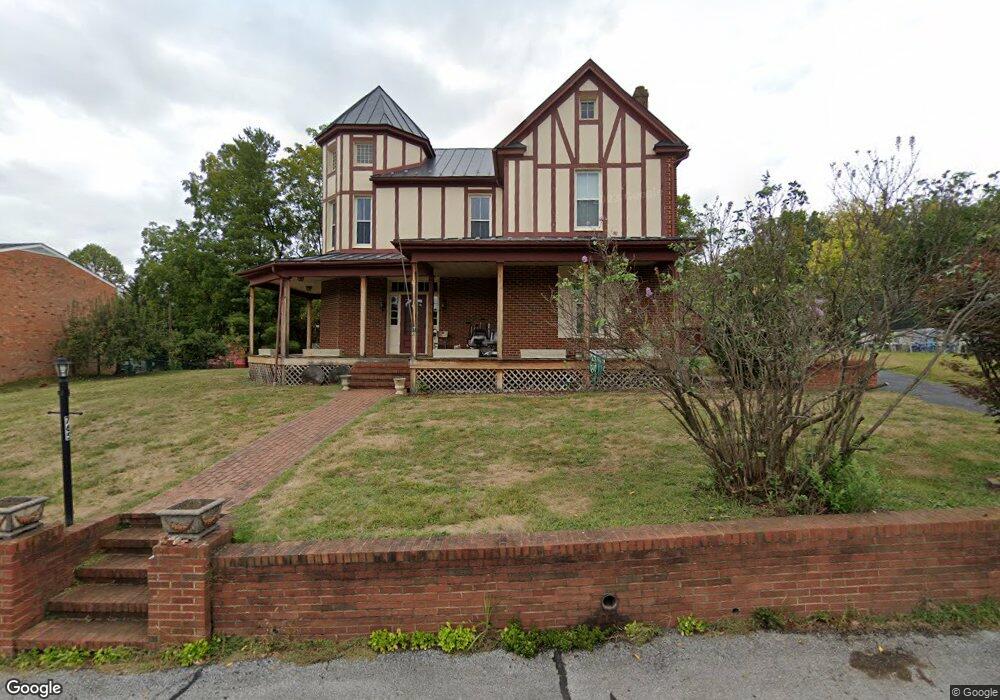 765 Pine Ave, Waynesboro, VA 22980 - photo 1