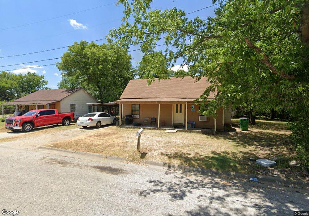 721 Field St, Gainesville, TX 76240 - photo 1