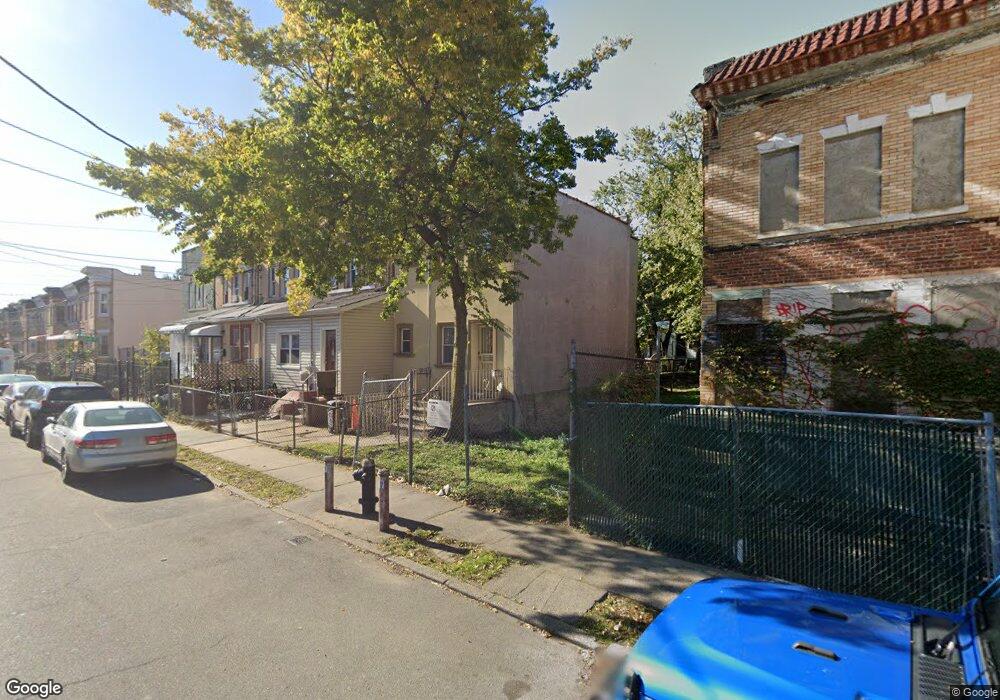 10412 164th St, Jamaica, NY 11433 - photo 1