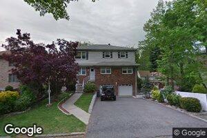 479 Oak St, Ridgefield, NJ 07657