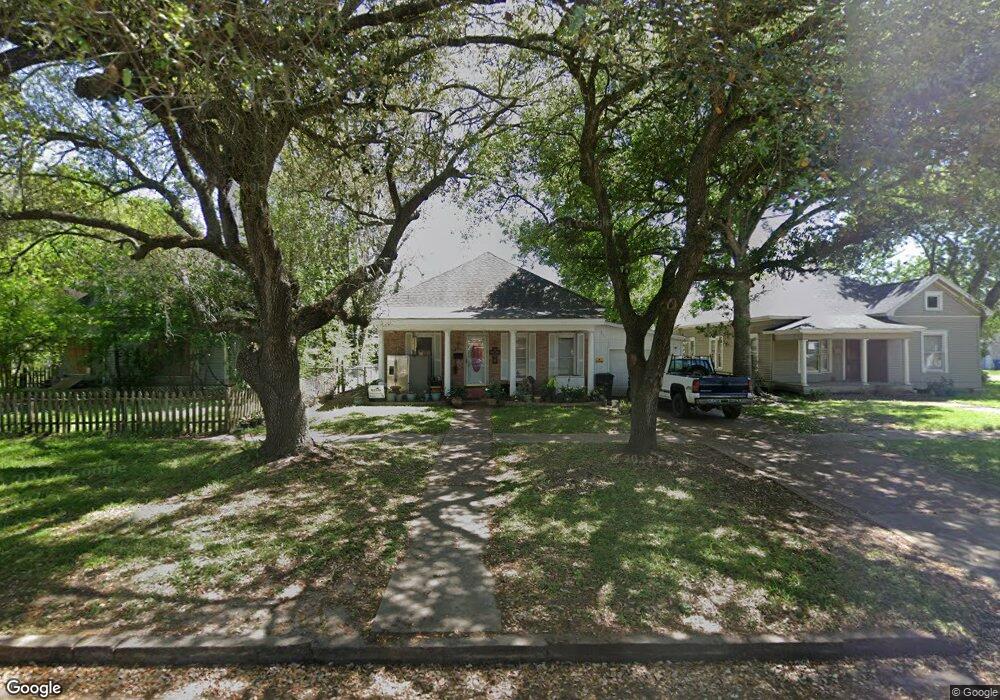 1304 6th St, Bay City, TX 77414 - photo 1