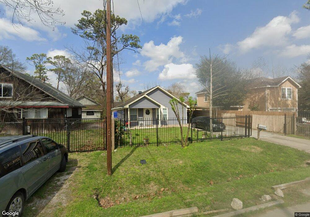 707 Warner St, Houston, TX 77022 - photo 1