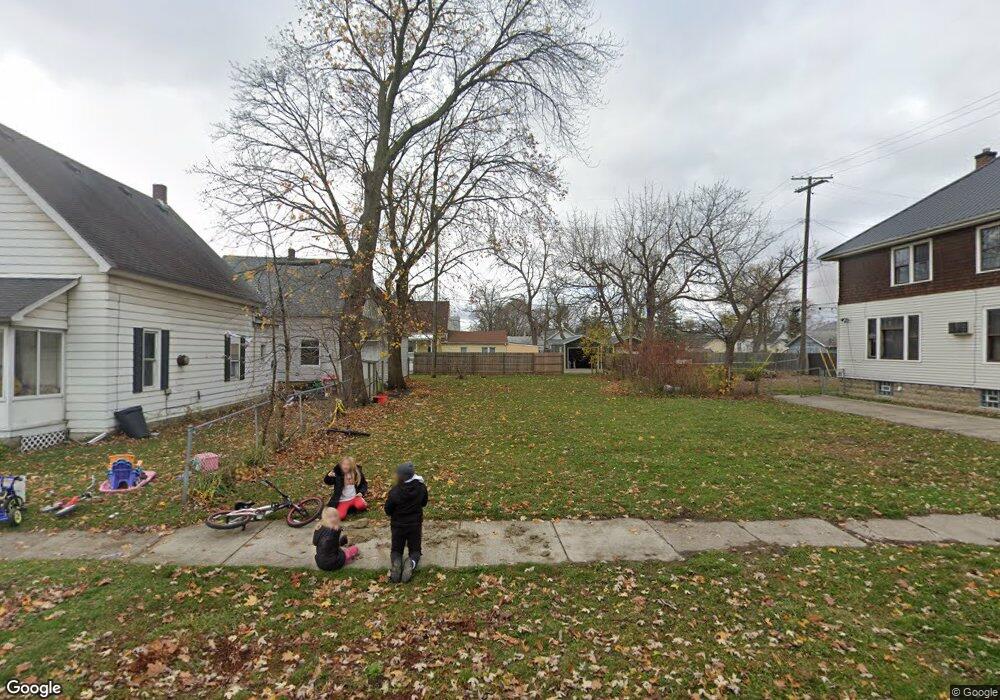 525 15th St, Port Huron, MI 48060 - photo 1