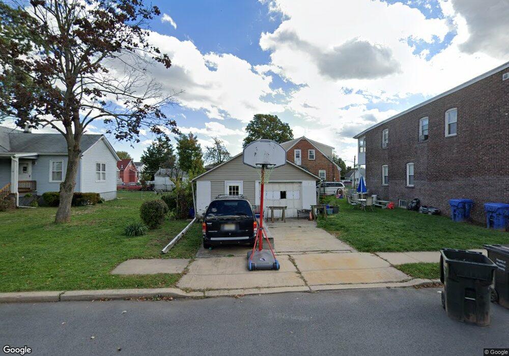 24 Clum Ave unit 2nd floor, Fords, NJ 08863 - photo 1