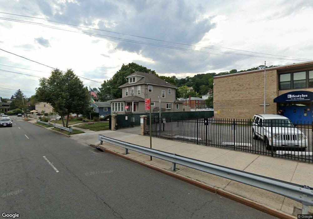 888 Targee St, Staten Island, NY 10304 - photo 1