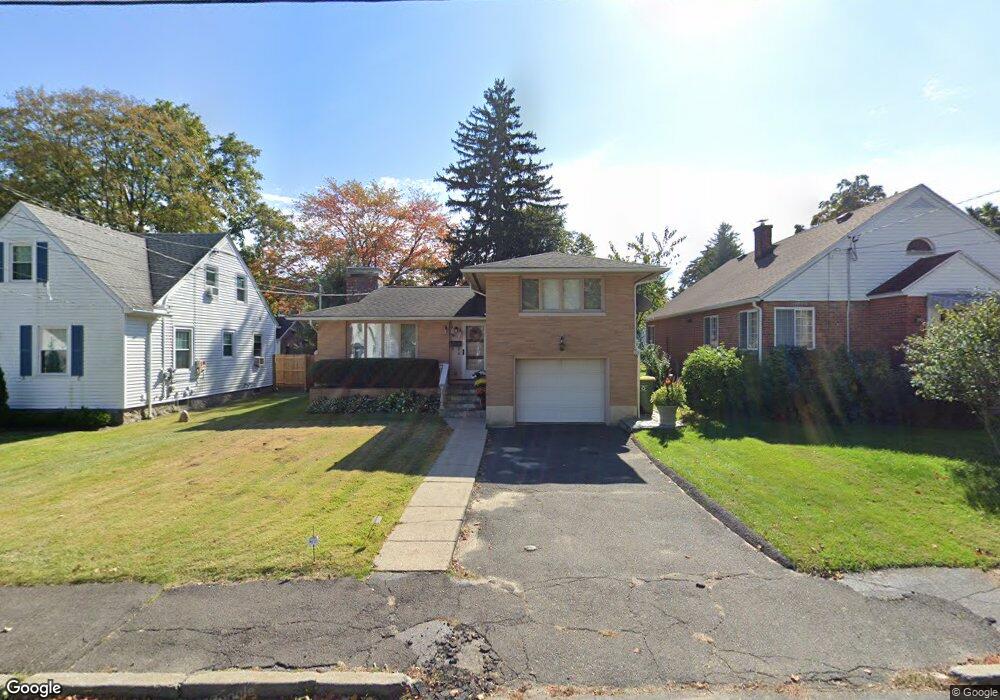 31 McDonald Ave, Waterbury, CT 06710 - photo 1
