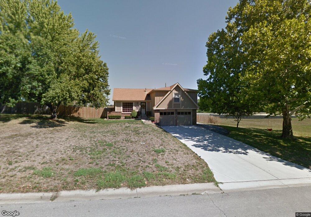 20706 W 52nd St, Shawnee, KS 66218 - photo 1