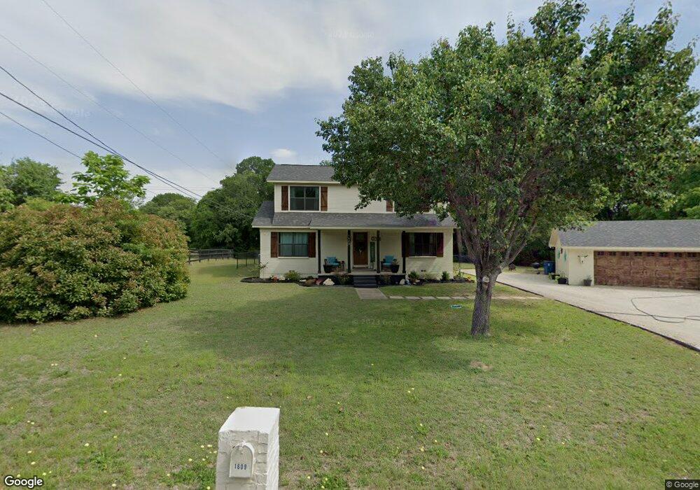 1609 Oakridge Ct E, Azle, TX 76020 - photo 1