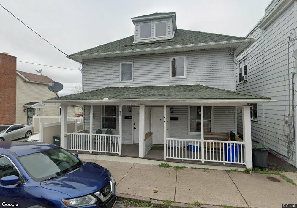 217 E Chestnut St, Hazleton, PA 18201 - photo 1
