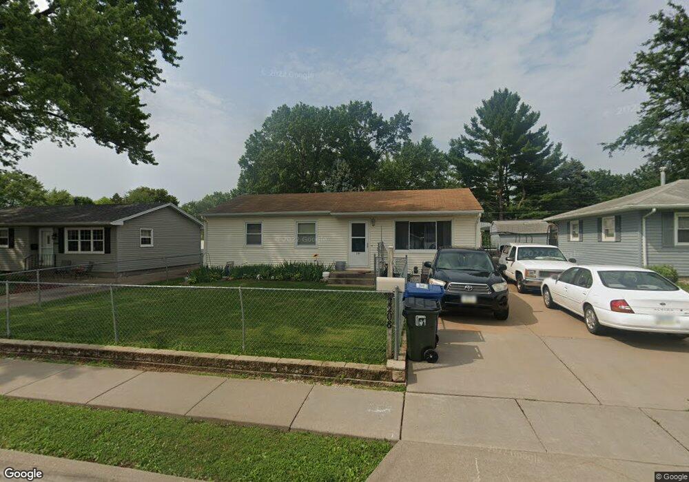 2208 W 35th St, Davenport, IA 52806 - photo 1