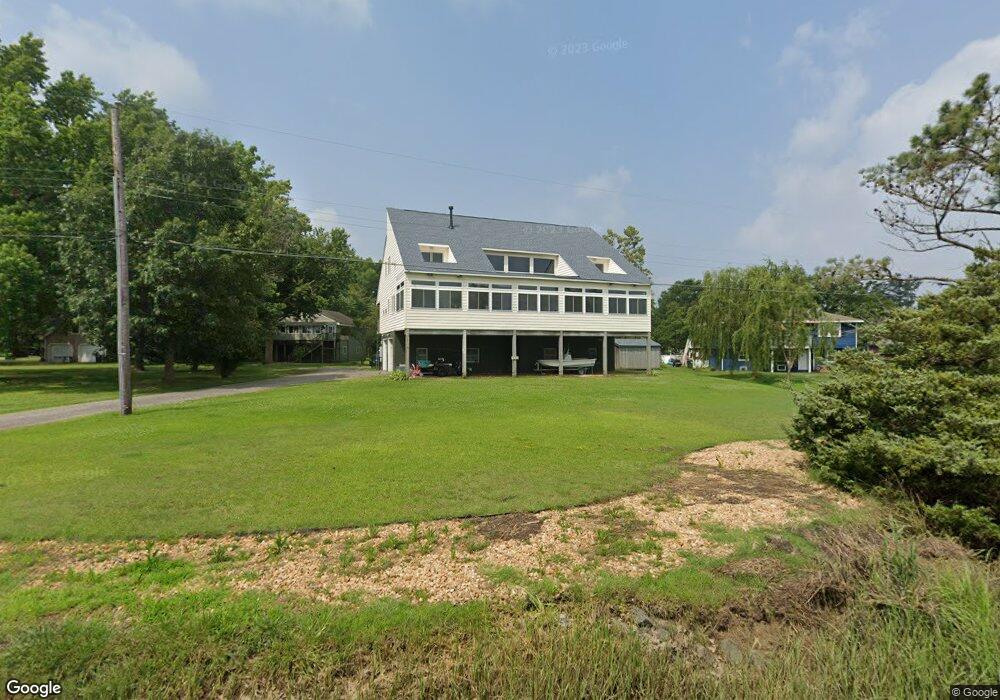 1305 Dandy Loop Rd, Yorktown, VA 23692 - photo 1