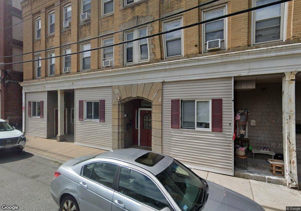 7 Leach St, Salem, MA 01970 - photo 1