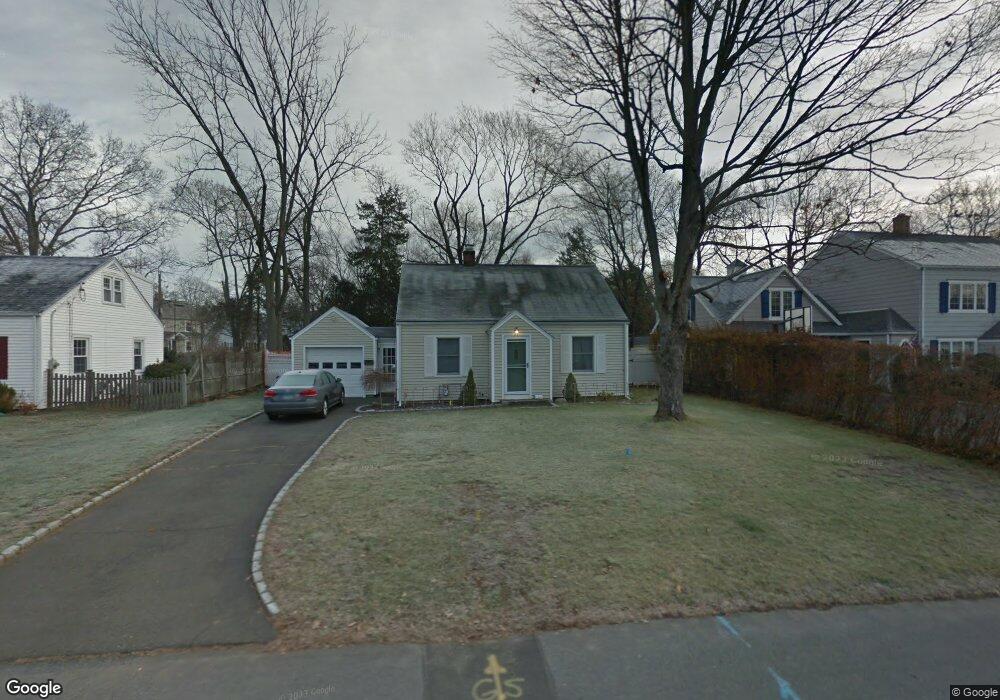 130 Dunnlea Rd, Fairfield, CT 06824 - photo 1