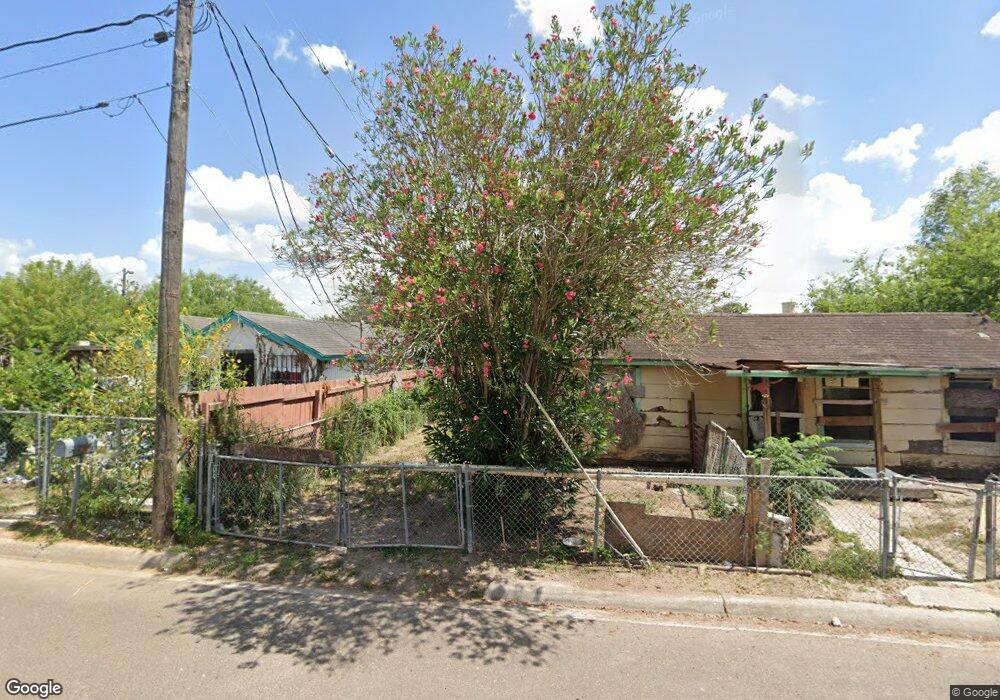 302 E Los Torritos St, Weslaco, TX 78596 - photo 1