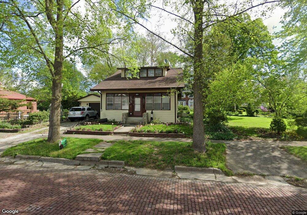 422 Pekin St, Lincoln, IL 62656 - photo 1