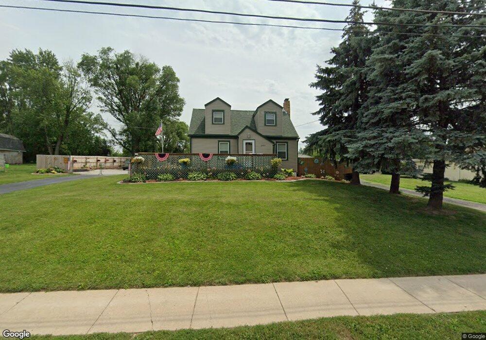 2407 W 49th St, Davenport, IA 52806 - photo 1