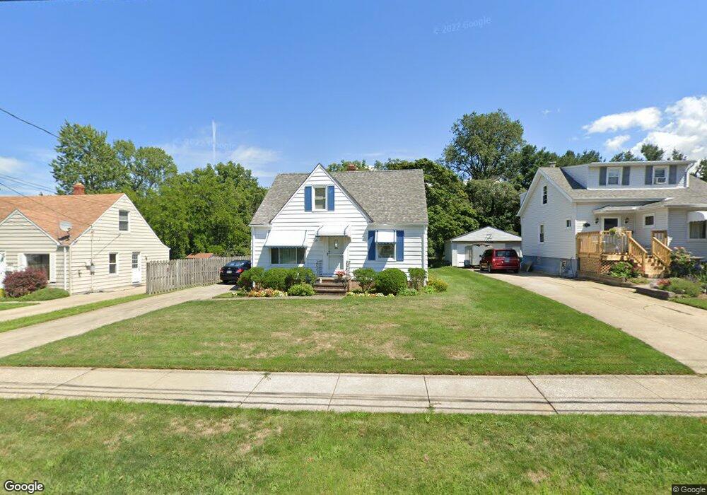 1865 E 300th St, Wickliffe, OH 44092 - photo 1