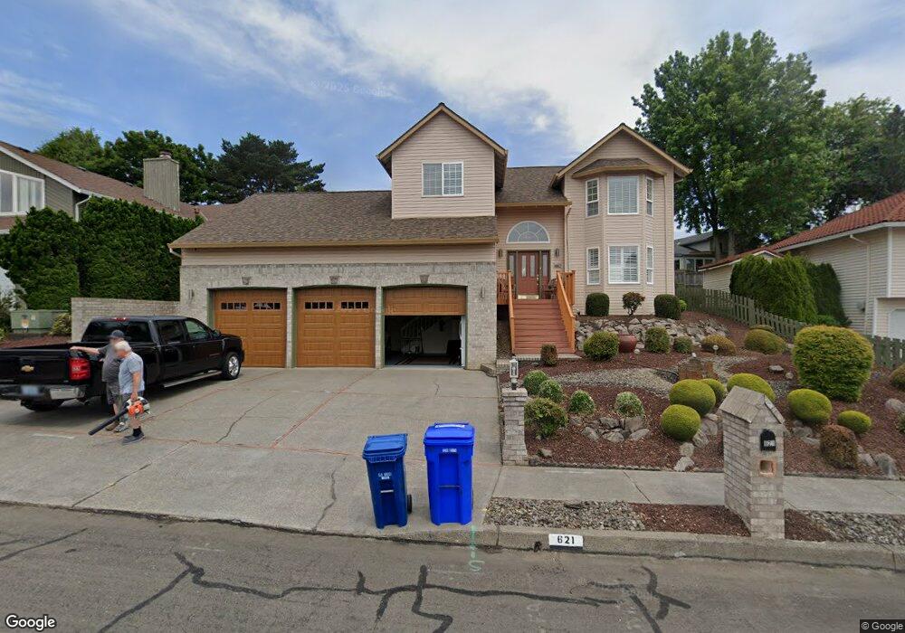 621 NE 24th St, Gresham, OR 97030 - photo 1