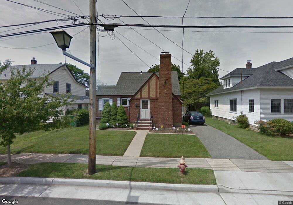 102 Jerome Ave, Mineola, NY 11501 - photo 1