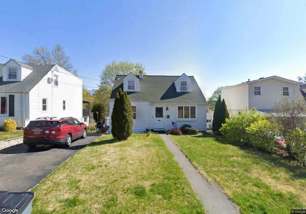 106 Young Ave, Yonkers, NY 10710 - photo 1