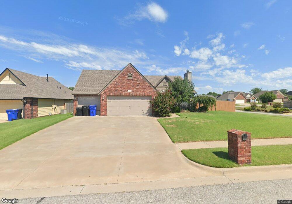 1700 W Waco Ct, Broken Arrow, OK 74011 - photo 1