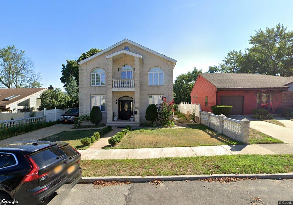 6928 261st St, Glen Oaks, NY 11004 - photo 1